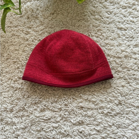Patagonia Red Fleece Skull Cap Beanie - Picture 4 of 6